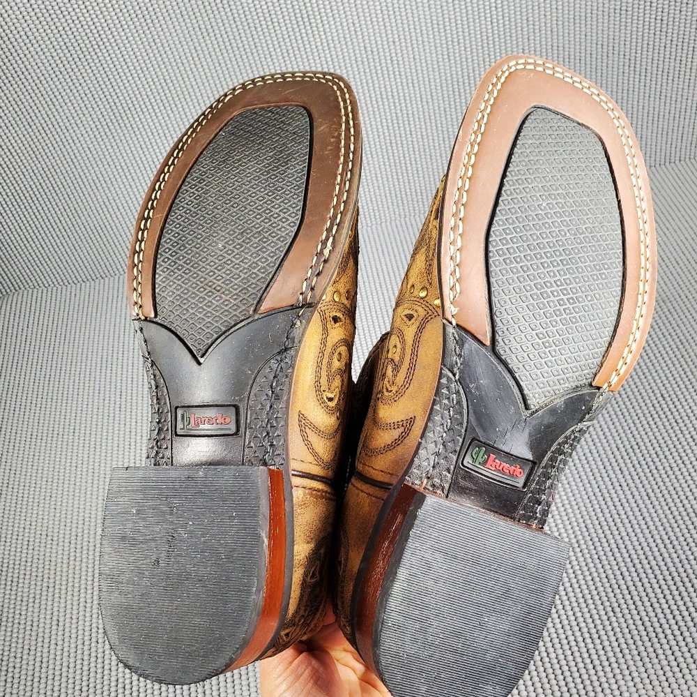 Laredo Brown Embroidered Winter Boots - Picture 10 of 14